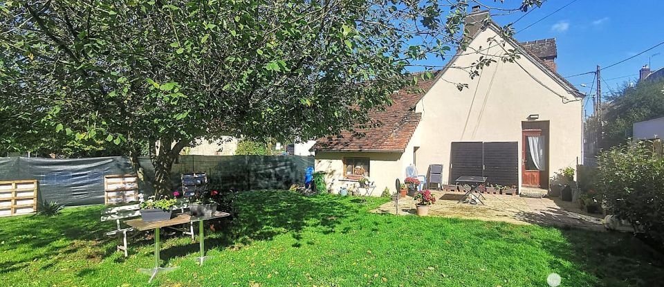 Traditional house 4 rooms of 105 m² in Saint-Ulphace (72320)