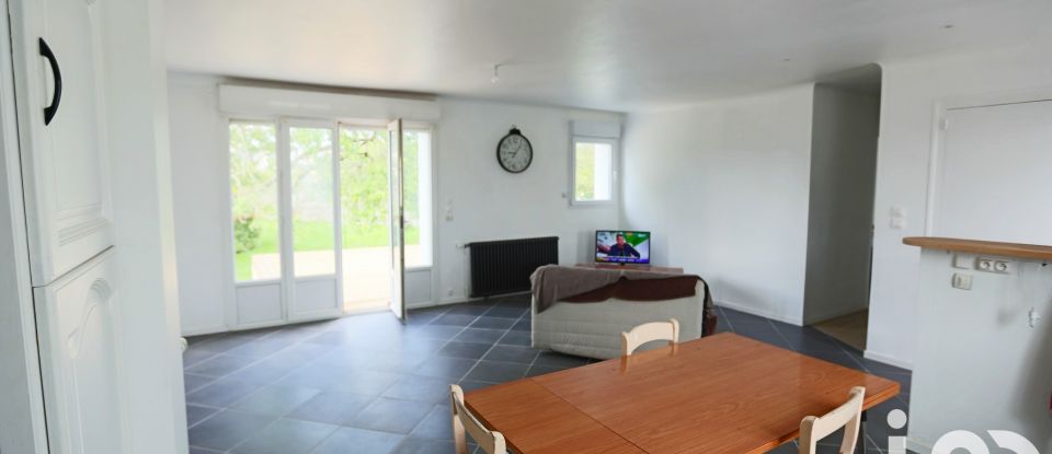 Maison 4 pièces de 86 m² à Lusanger (44590)