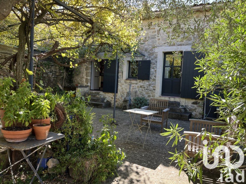 Maison de village 7 pièces de 162 m² à Uzès (30700)