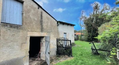 Maison de campagne 2 pièces de 40 m² à Fleuré (86340)