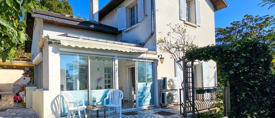 House 8 rooms of 198 m² in Vaux-sur-Seine (78740)