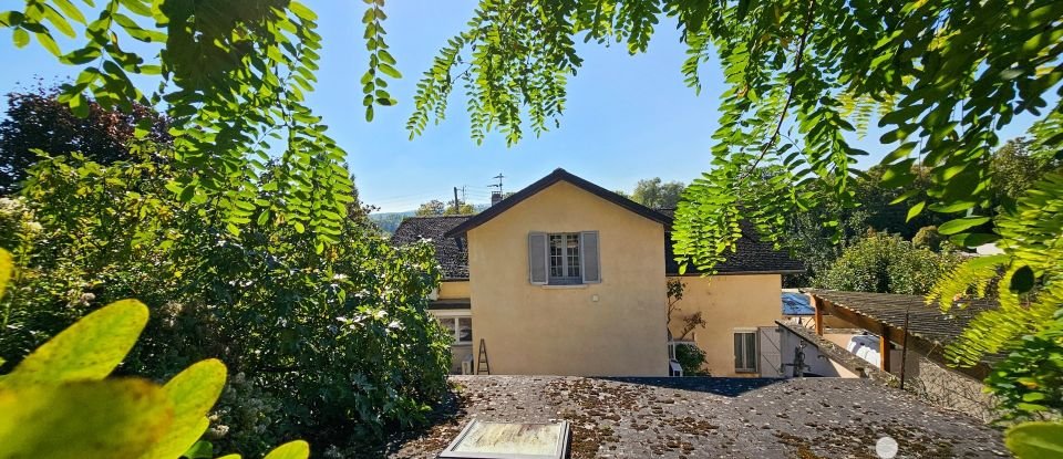 House 8 rooms of 198 m² in Vaux-sur-Seine (78740)