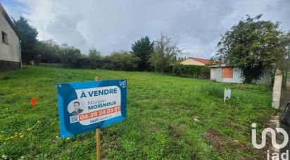 Land of 670 m² in Saint-Myon (63460)