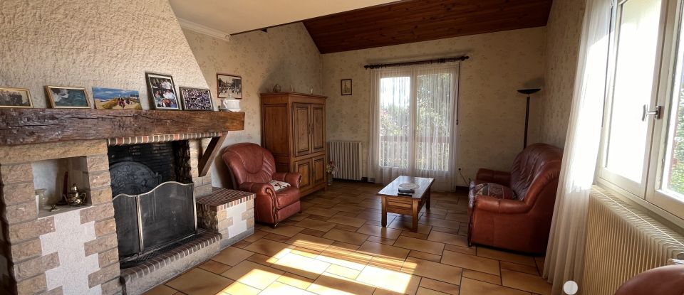 House 7 rooms of 157 m² in Virey-le-Grand (71530)