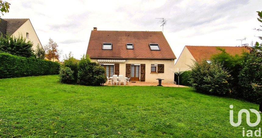 House 4 rooms of 125 m² in Dammartin-en-Goële (77230)