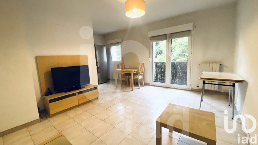 Apartment 2 rooms of 48 m² in Nîmes (30000)