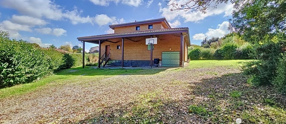 Maison 5 pièces de 139 m² à Beaupuy (32600)