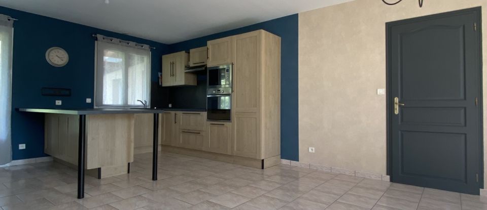 House 6 rooms of 117 m² in Tours-en-Vimeu (80210)