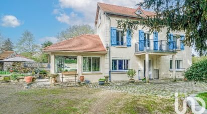 Maison traditionnelle 9 pièces de 306 m² à Juilly (77230)