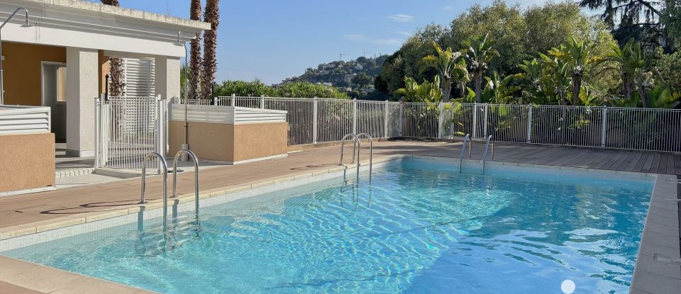 Appartement 2 pièces de 56 m² à Roquebrune-Cap-Martin (06190)