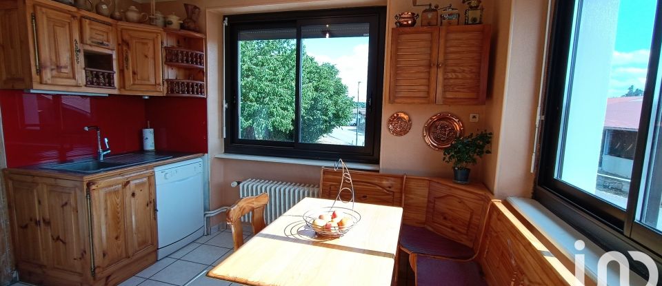 House 4 rooms of 80 m² in Craponne-sur-Arzon (43500)