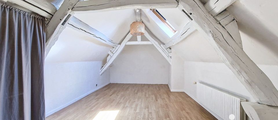 Longère 5 pièces de 102 m² à Perthes (77930)