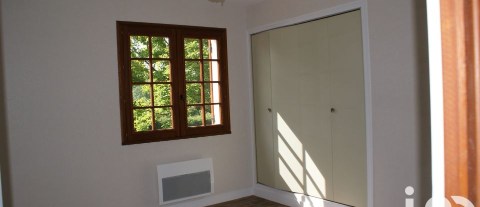 Traditional house 4 rooms of 117 m² in Camiran (33190)