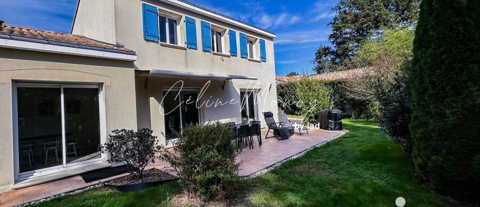 Maison 8 pièces de 174 m² à La Roche-sur-Yon (85000)