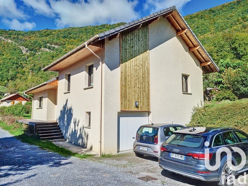 House 5 rooms of 103 m² in Val de Chaise (74210)