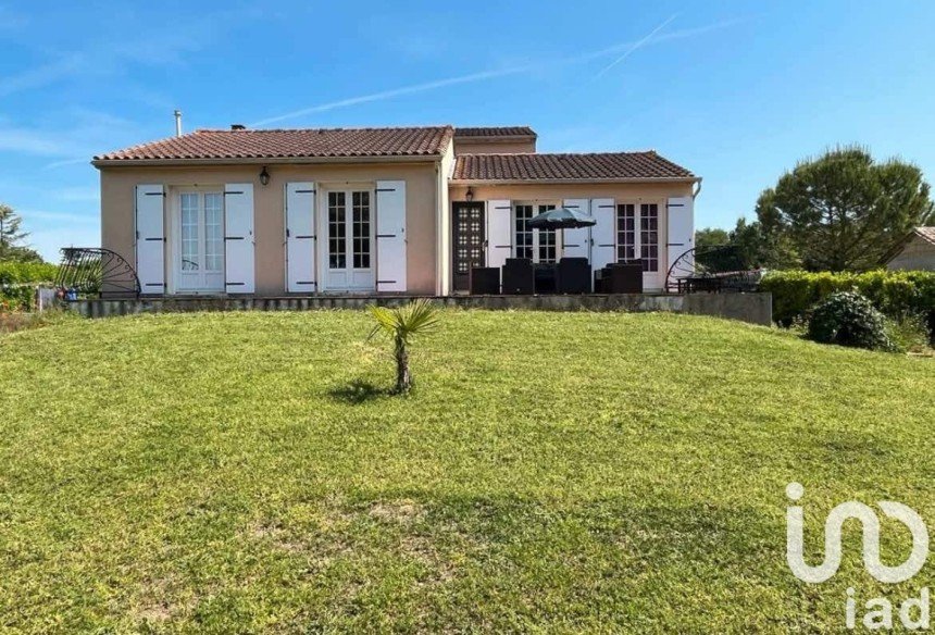 Traditional house 5 rooms of 178 m² in Blanzac-lès-Matha (17160)