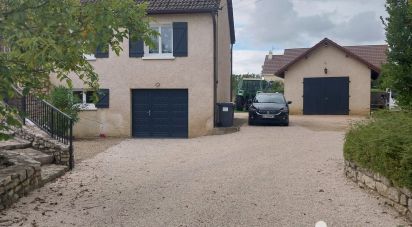 House 7 rooms of 122 m² in Saint-Martin-en-Bresse (71620)