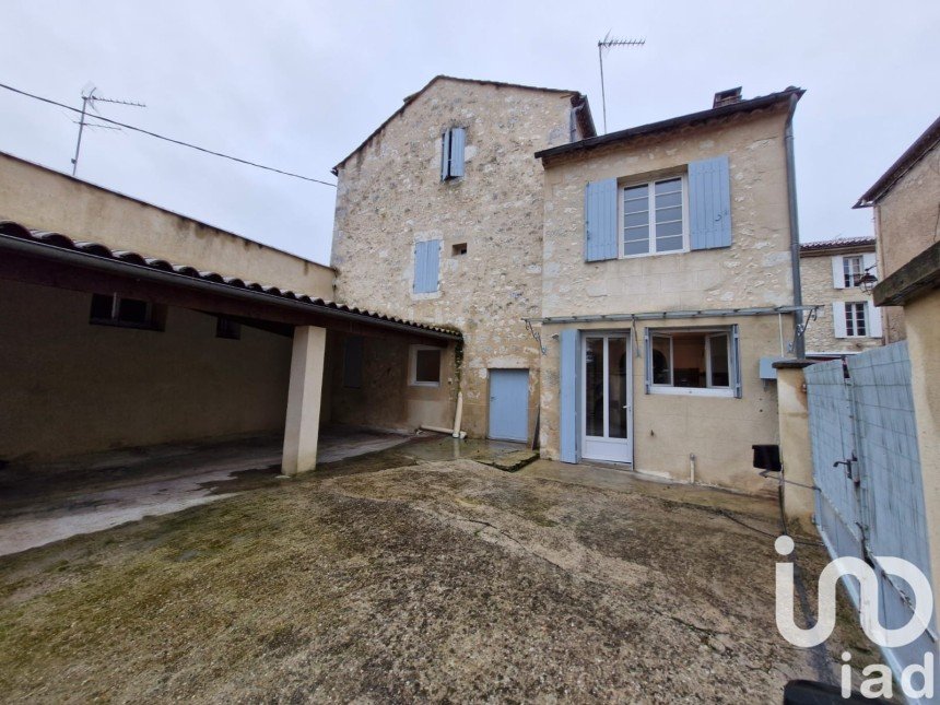 Town house 7 rooms of 135 m² in Vélines (24230)