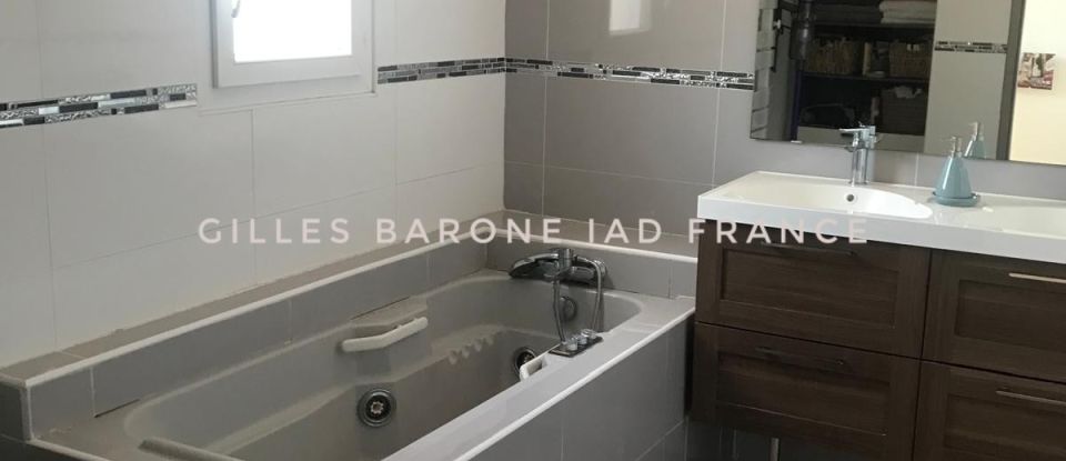 Traditional house 3 rooms of 95 m² in Marseille (13013)