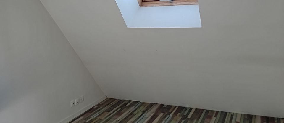 Maison 3 pièces de 81 m² à Houssay (41800)