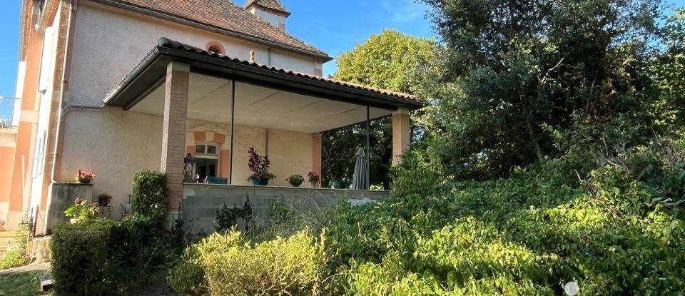 Domaine 7 pièces de 255 m² à Puy-l'Évêque (46700)