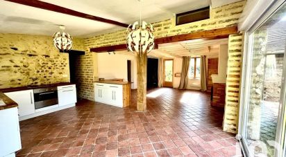 House 6 rooms of 130 m² in La Chapelle-d'Aligné (72300)