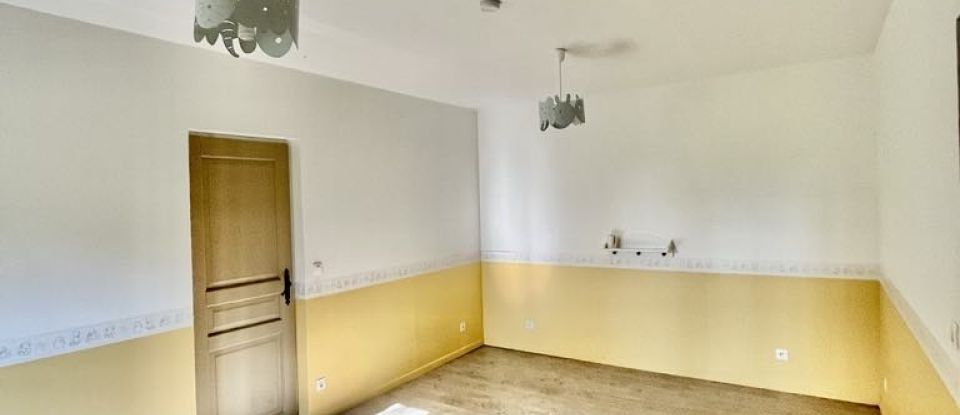 Maison 6 pièces de 130 m² à La Chapelle-d'Aligné (72300)