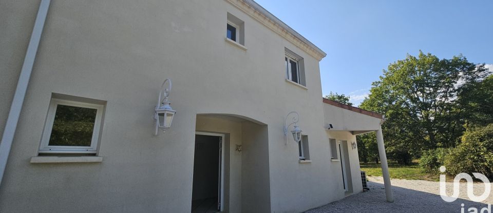 House 6 rooms of 220 m² in Hostens (33125)