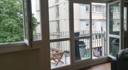 Appartement 3 pièces de 69 m² à Montreuil (93100)