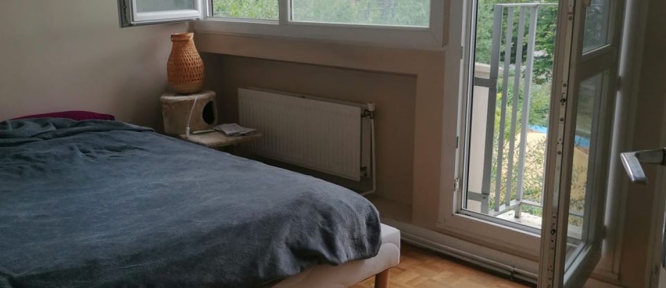 Appartement 3 pièces de 69 m² à Montreuil (93100)