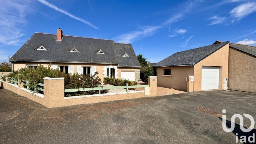 Maison traditionnelle 5 pièces de 105 m² à Le Lion-d'Angers (49220)