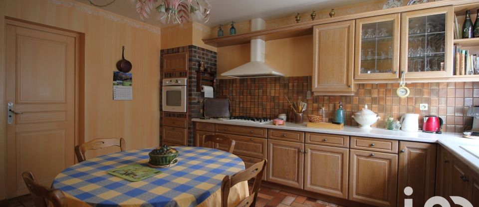 Traditional house 6 rooms of 192 m² in Villecresnes (94440)