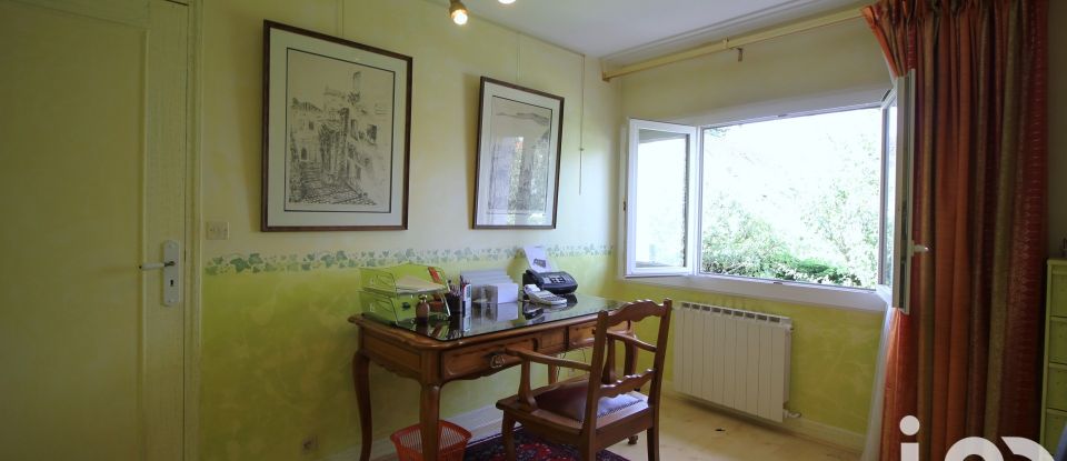 Traditional house 6 rooms of 192 m² in Villecresnes (94440)