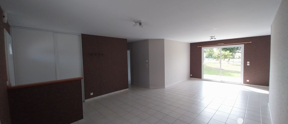 Maison 4 pièces de 90 m² à Sillars (86320)