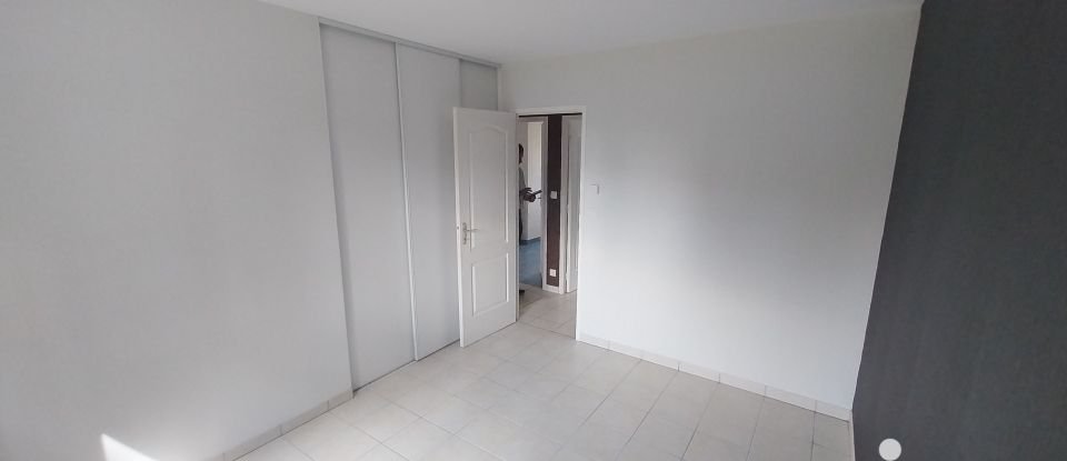 Maison 4 pièces de 90 m² à Sillars (86320)