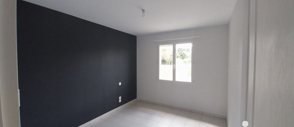 Maison 4 pièces de 90 m² à Sillars (86320)