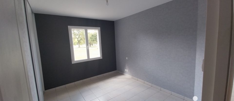 Maison 4 pièces de 90 m² à Sillars (86320)