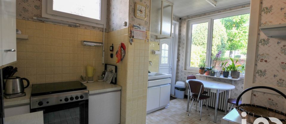 Traditional house 5 rooms of 104 m² in Saint-Maur-des-Fossés (94100)