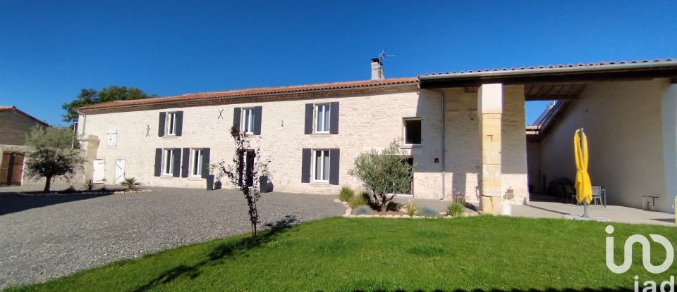 Longere 7 rooms of 250 m² in Les Touches-de-Périgny (17160)