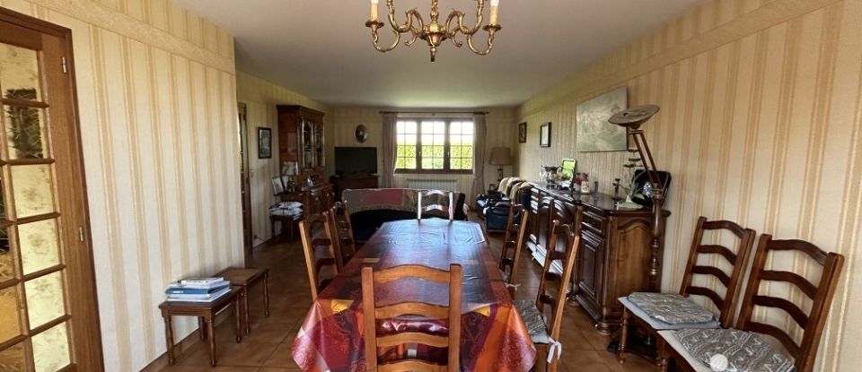 Maison traditionnelle 5 pièces de 198 m² à Villemanoche (89140)