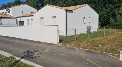 Maison 5 pièces de 113 m² à Saintes (17100)