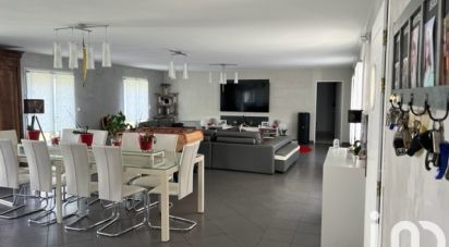 Maison 6 pièces de 212 m² à Bonzac (33910)