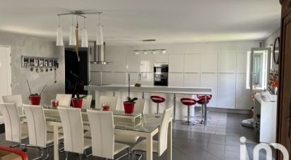 Maison 6 pièces de 212 m² à Bonzac (33910)