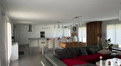 Maison 6 pièces de 212 m² à Bonzac (33910)