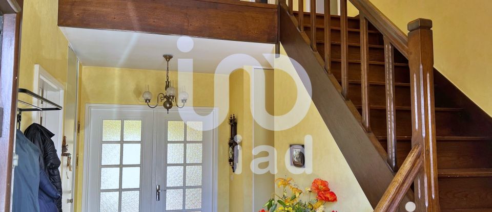 Traditional house 11 rooms of 177 m² in Chargé (37530)