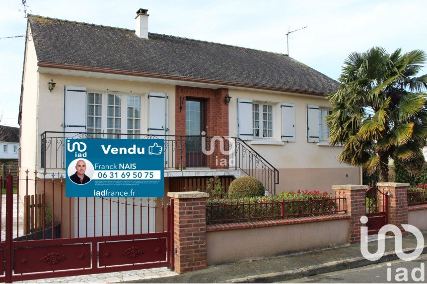 House 5 rooms of 90 m² in Évron (53600)