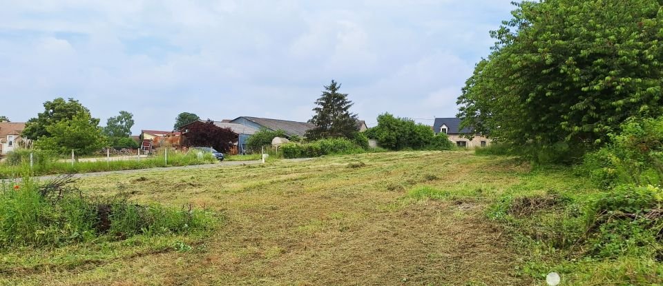 Land of 1,240 m² in Breuilpont (27640)