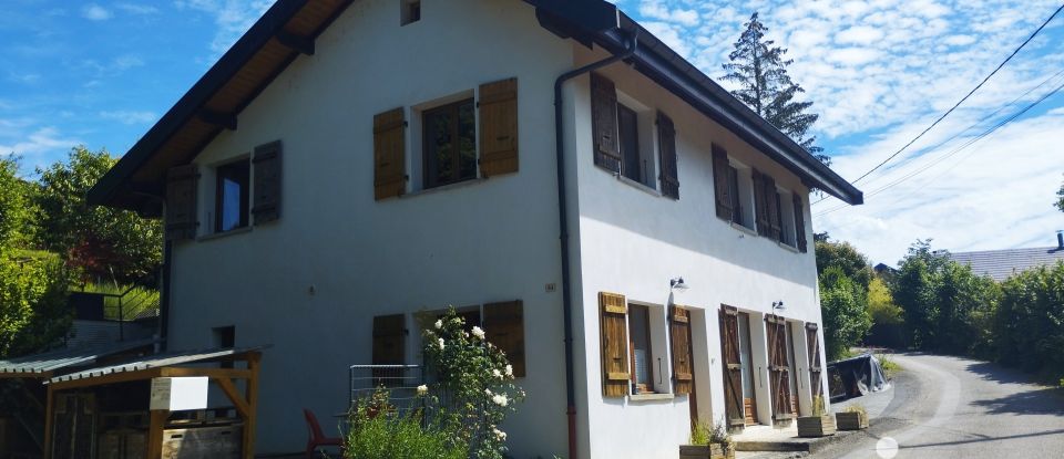 Village house 6 rooms of 126 m² in Marlioz (74270)