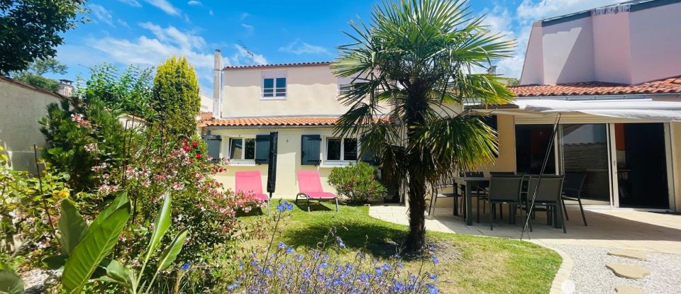 Traditional house 5 rooms of 145 m² in La Rochelle (17000)