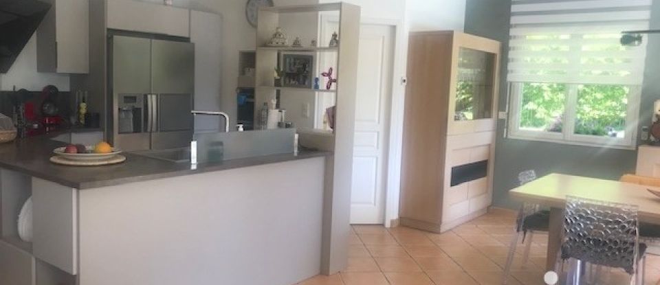 Maison 4 pièces de 102 m² à Libourne (33500)